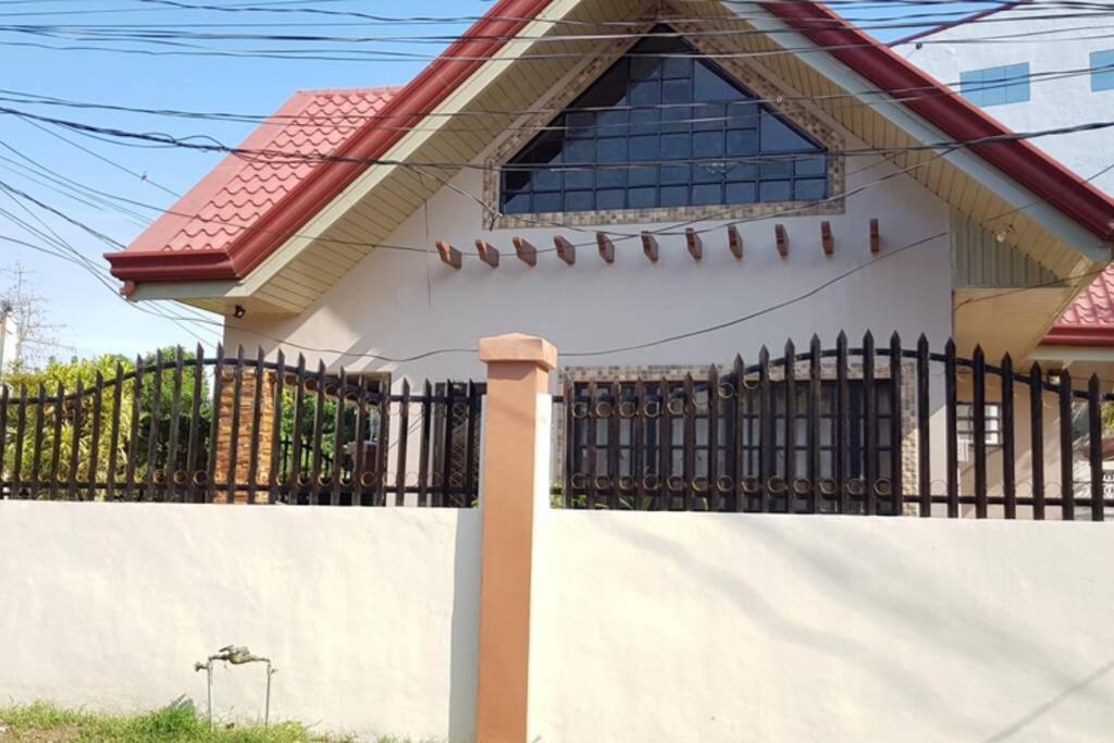 Resthouse Fully Airconditioned W/ Private Parking Villa Tuguegarao City Ngoại thất bức ảnh