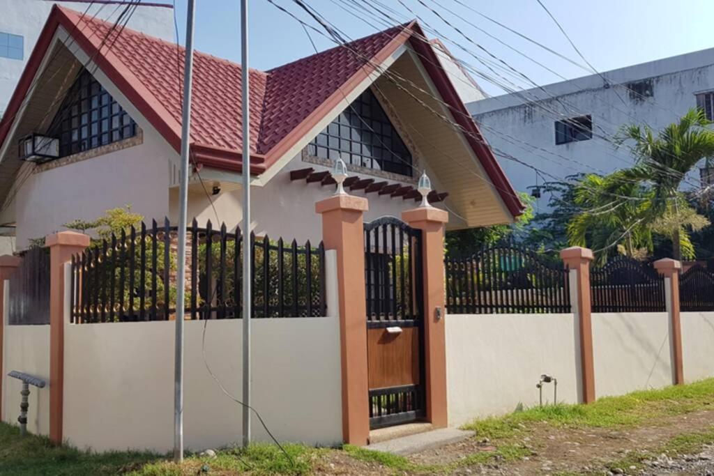 Resthouse Fully Airconditioned W/ Private Parking Villa Tuguegarao City Ngoại thất bức ảnh